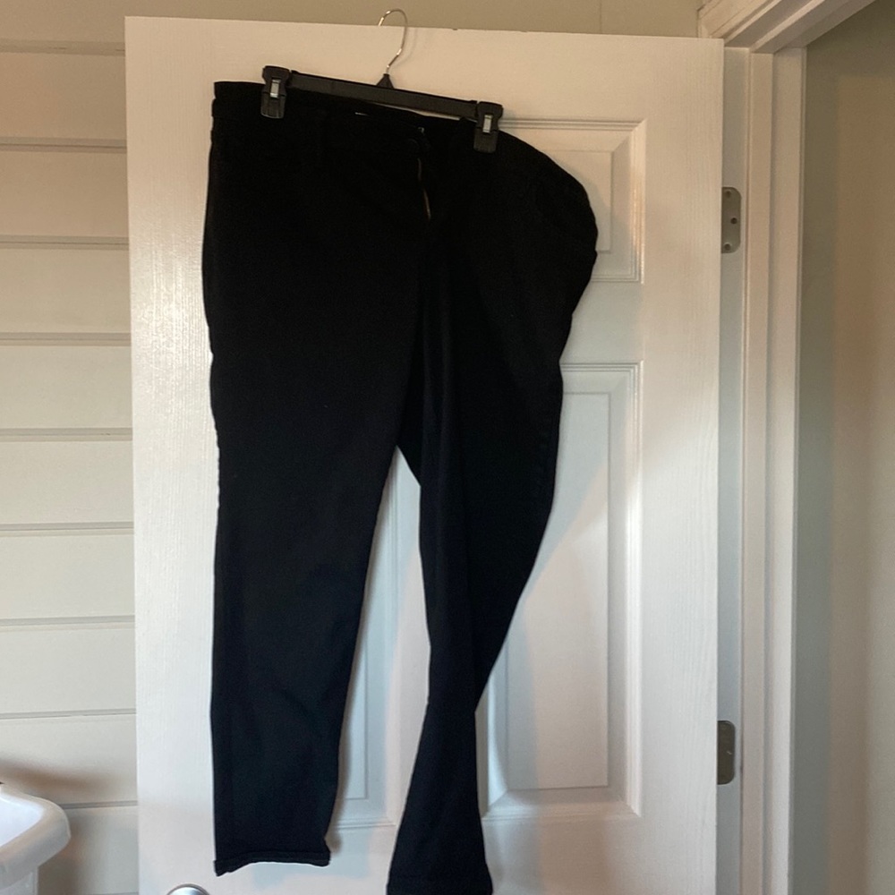 Ana 18 W mid rise, black jagging